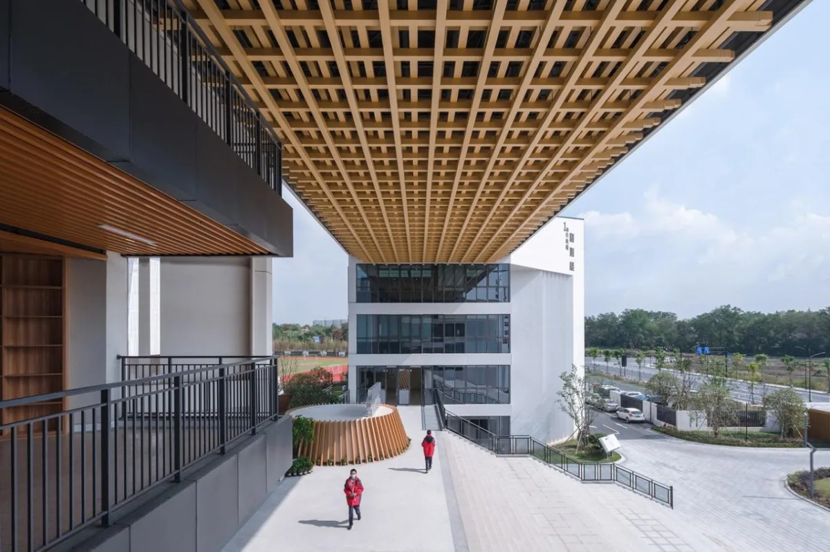 BIM建筑|杭州中泰中学建筑设计 / LZGC量子构城设计事务所+浙江建院建筑规划设计院