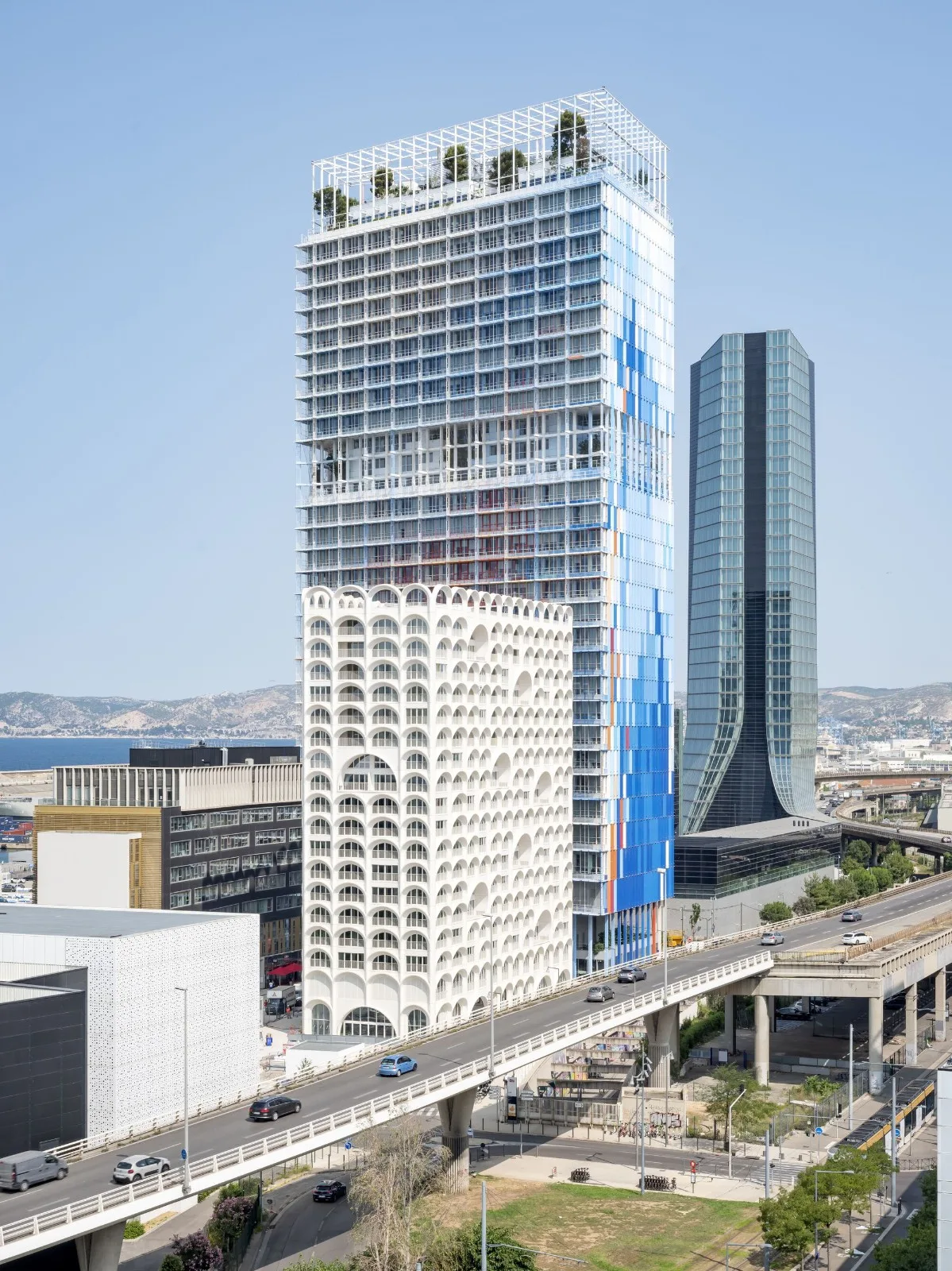 BIM建筑|414 个拱顶，‘蓝色之门’住宅 / PietriArchitectes