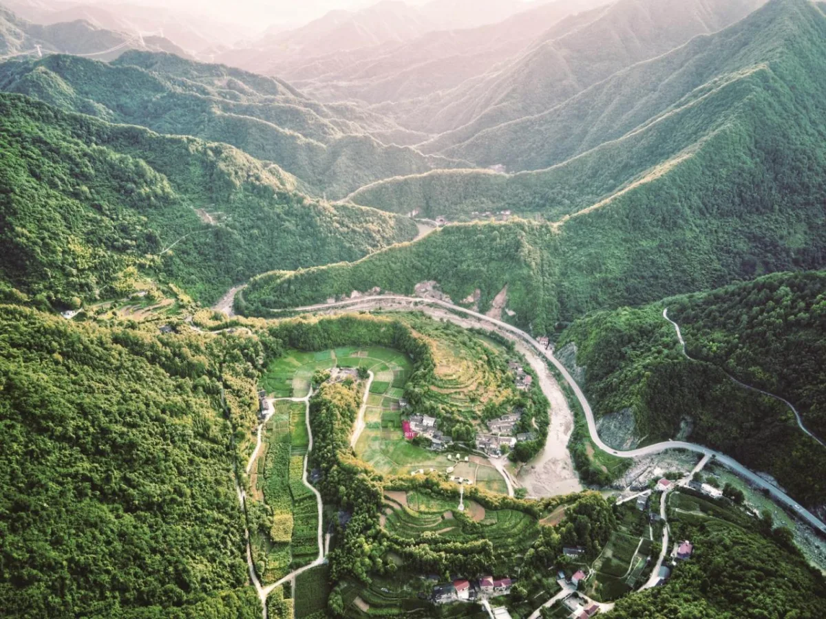 BIM建筑|鹿柴山集 精品民宿 / 小大建筑