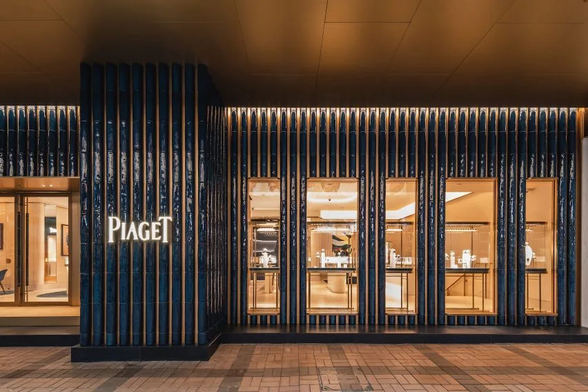 BIM建筑|如恩工作室用瓷砖和青铜装饰皮亚杰精品店