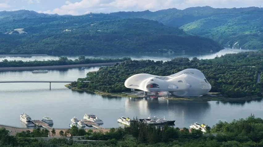 BIM建筑|开放建筑工作室设计“不断变化的水体”剧院