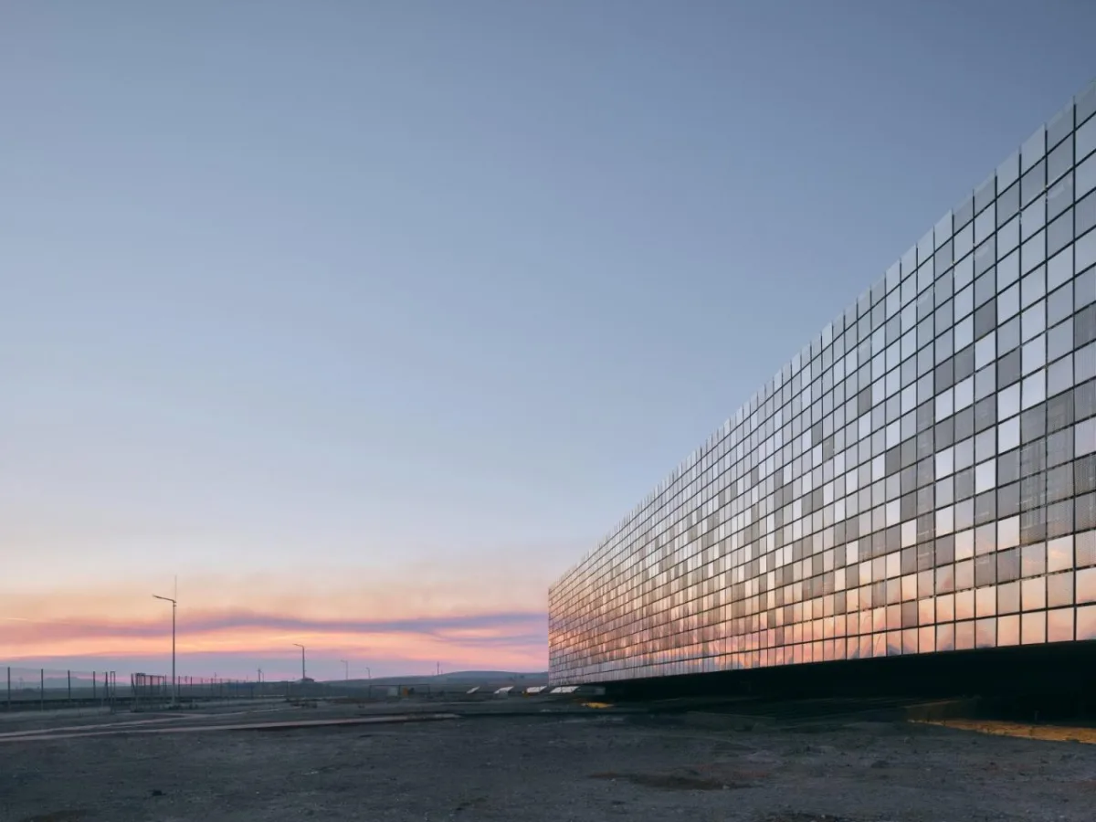 BIM建筑|沙漠中闪烁，欧洲最大太阳能发电厂 / Bilgin Architects