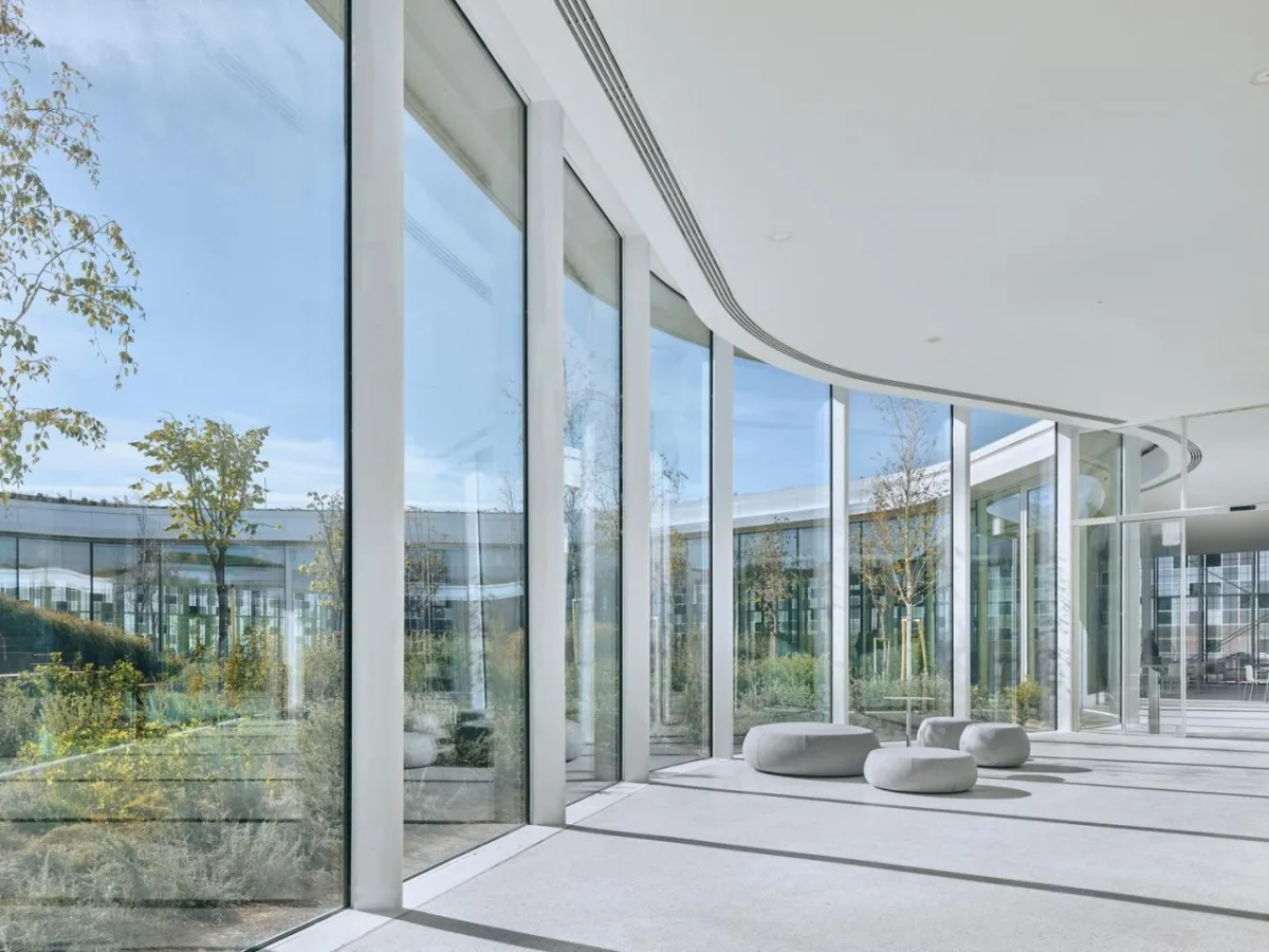BIM建筑|沙漠中闪烁，欧洲最大太阳能发电厂 / Bilgin Architects