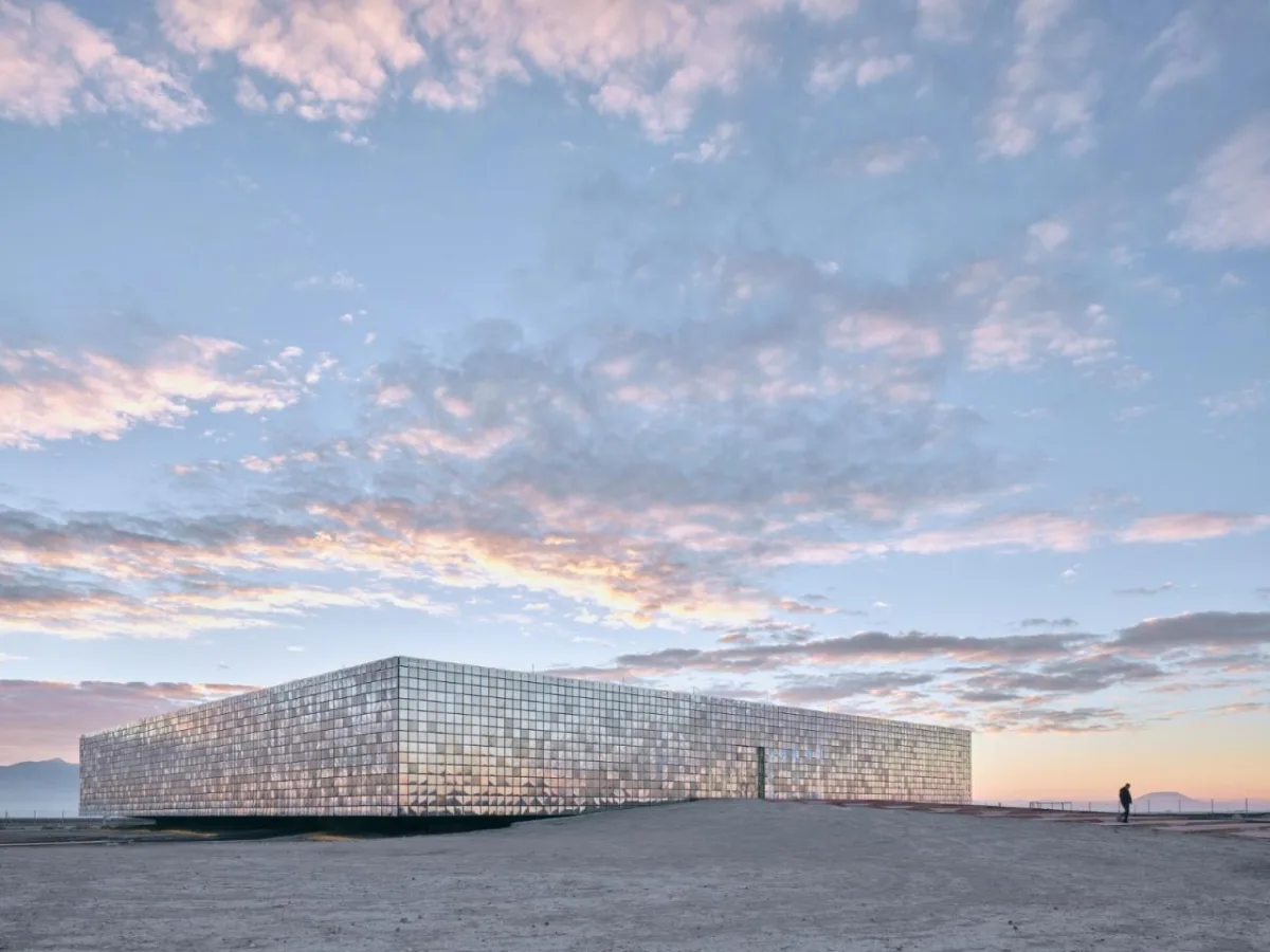 BIM建筑|沙漠中闪烁，欧洲最大太阳能发电厂 / Bilgin Architects