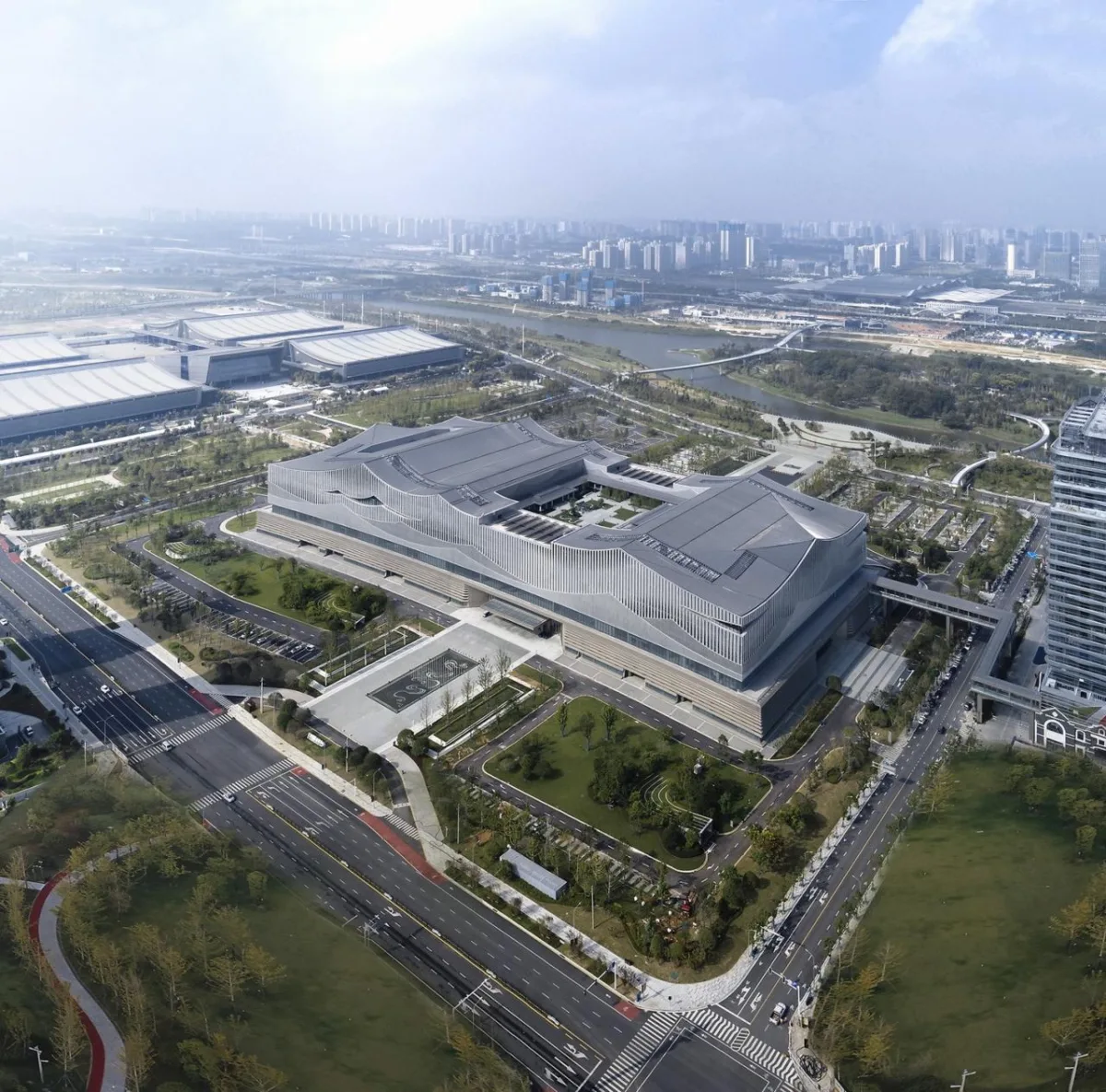 BIM建筑|长沙国际会议中心：水云潇湘 翰墨中华 / 华南理工大学建筑设计研究院有限公司