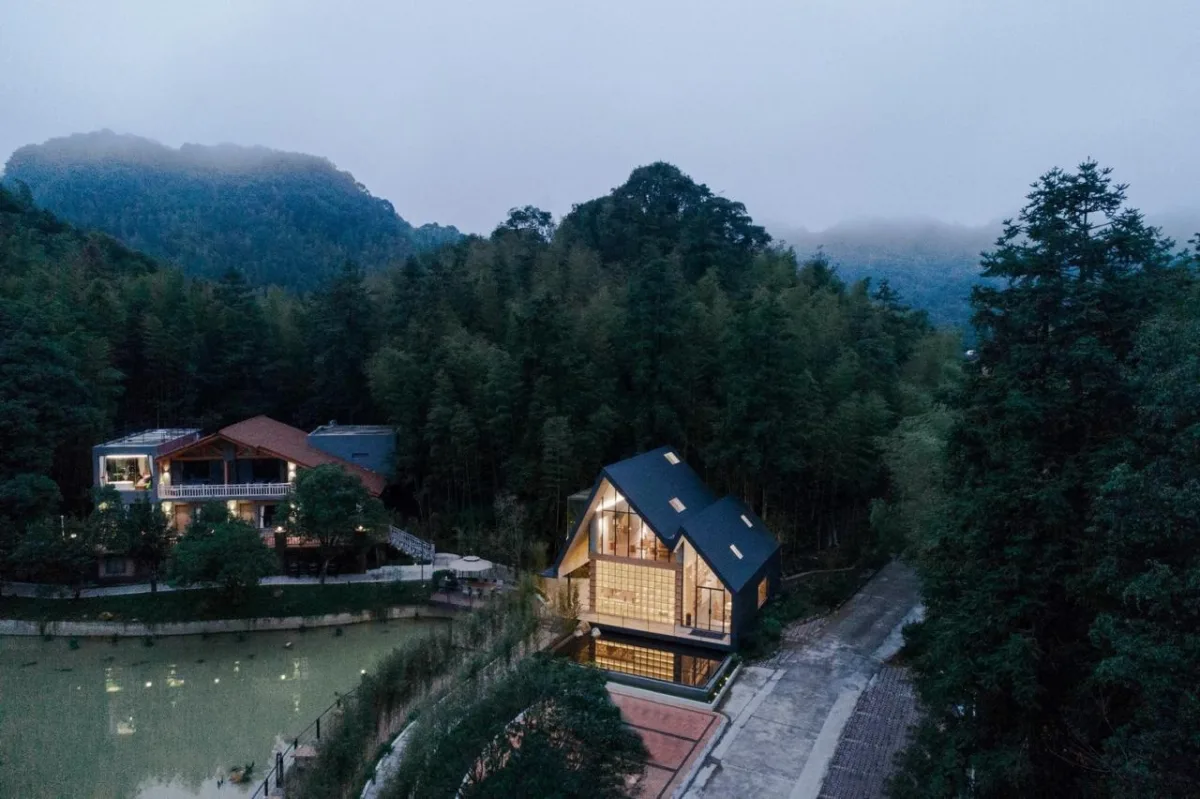BIM建筑|南昆秘境高山书屋 / 城外建筑