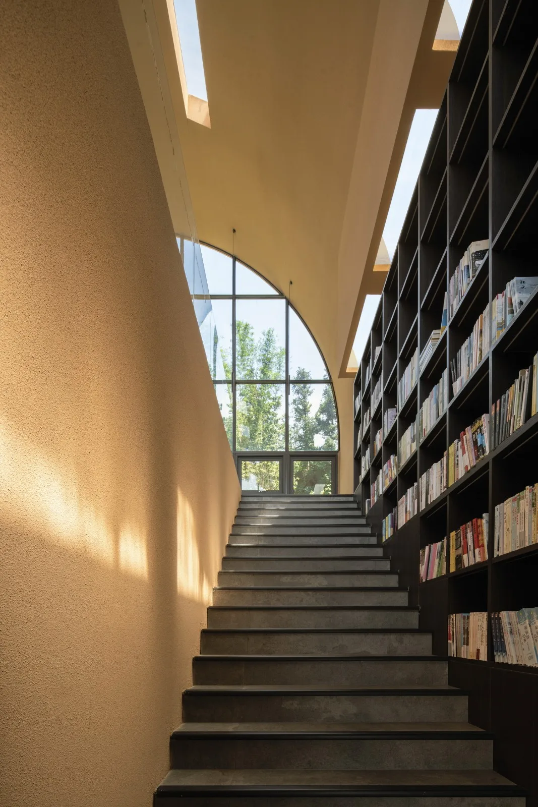 BIM建筑|回应古寺和山水的人文居所：清远慈湖书院 / 城外建筑