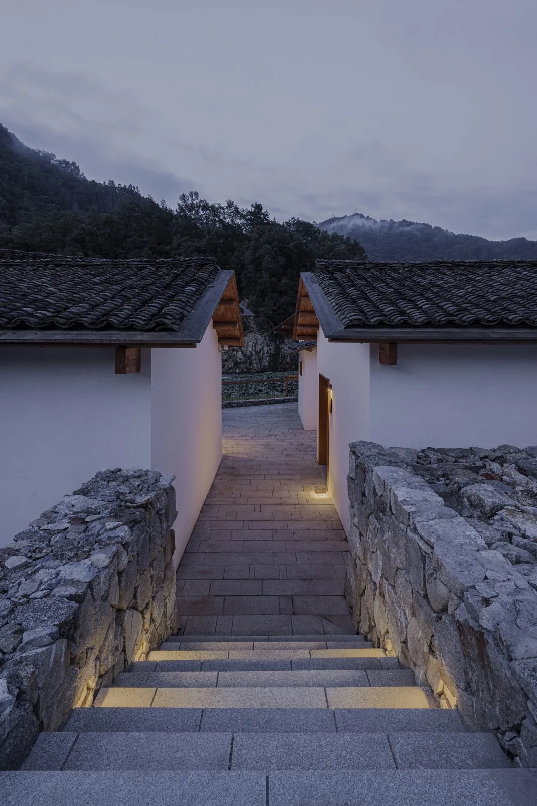 BIM建筑|鹿柴山集 精品民宿 / 小大建筑