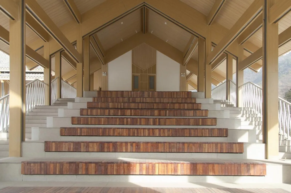 BIM建筑|龙形建筑：康县全域旅游游客集散中心 / 共生建筑Farmerson Architects