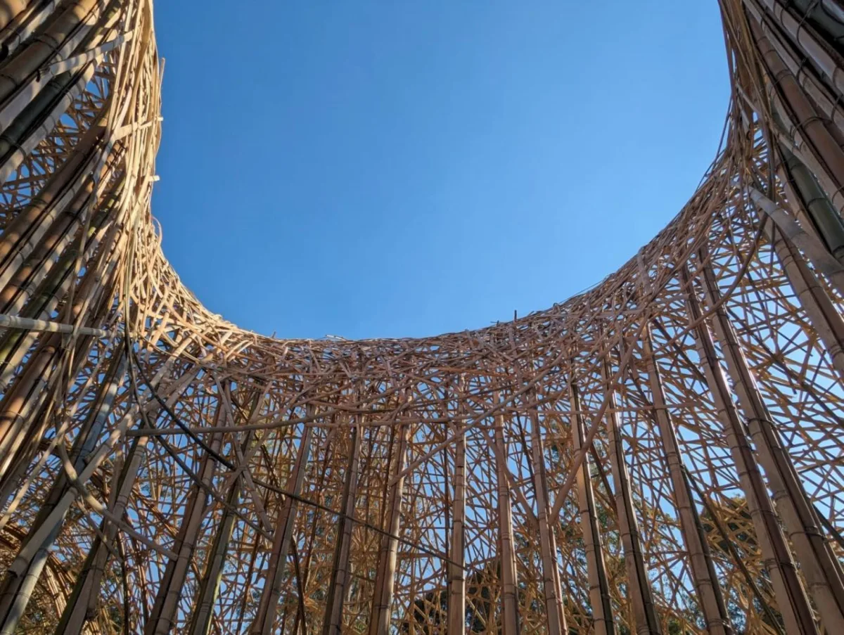 BIM建筑|‘蛹’入口展馆 / Cave Urban
