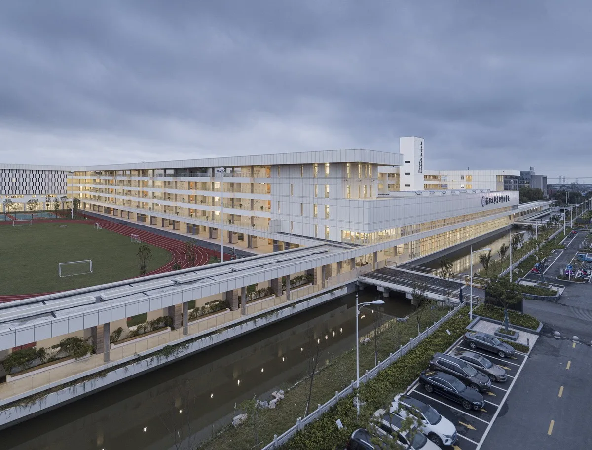 BIM建筑|苏州大学高邮实验学校 / 九城都市建筑
