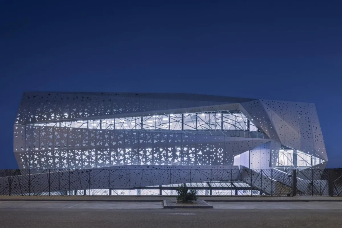BIM建筑|微生物化学实验室 / PENELAS ARCHITECTS