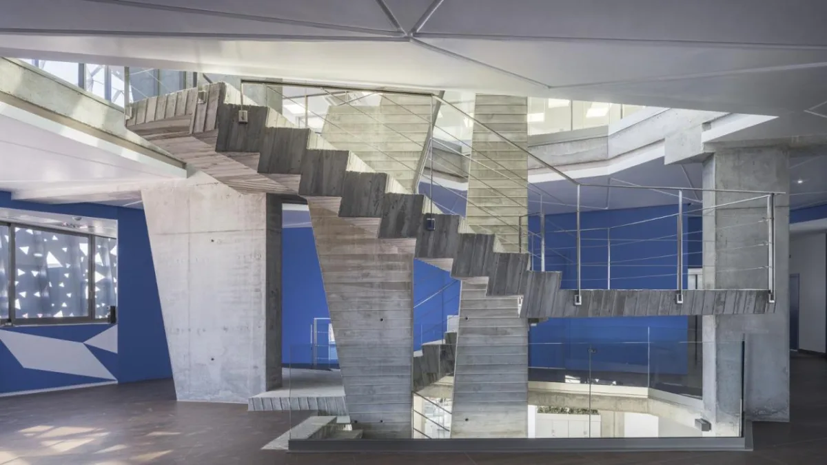 BIM建筑|微生物化学实验室 / PENELAS ARCHITECTS