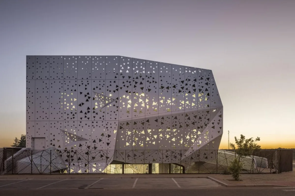 BIM建筑|微生物化学实验室 / PENELAS ARCHITECTS