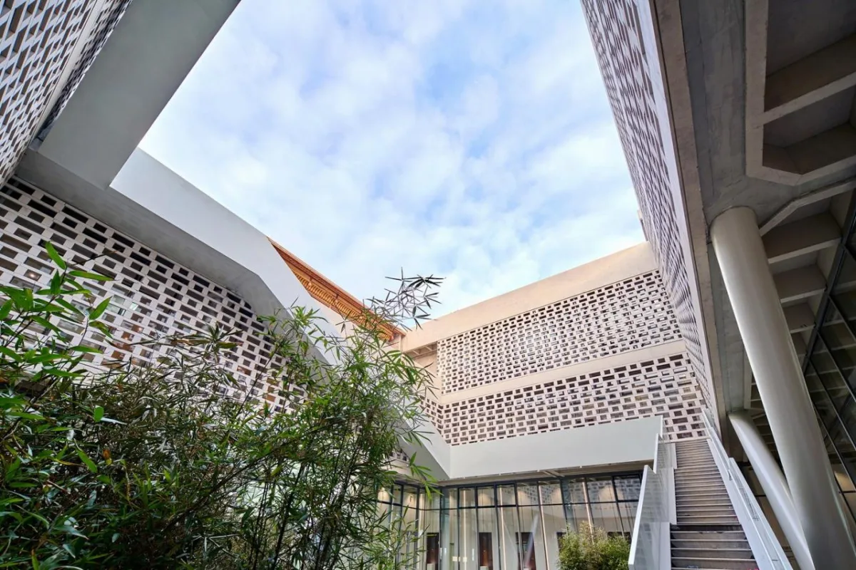 BIM建筑|锡宝行 / 非常建筑
