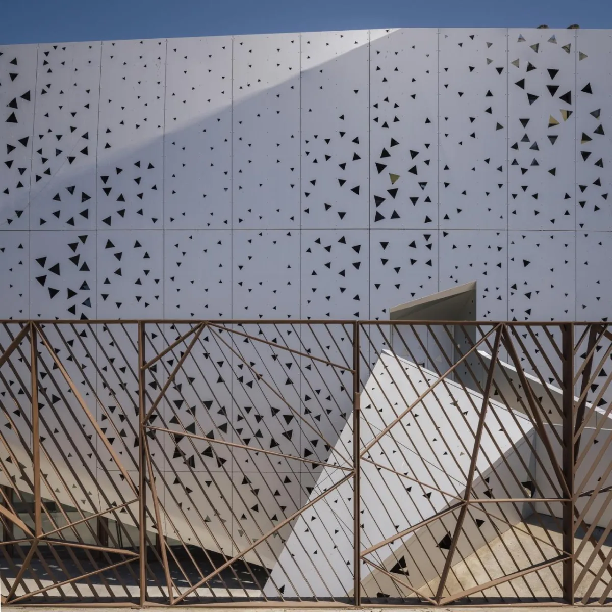 BIM建筑|微生物化学实验室 / PENELAS ARCHITECTS