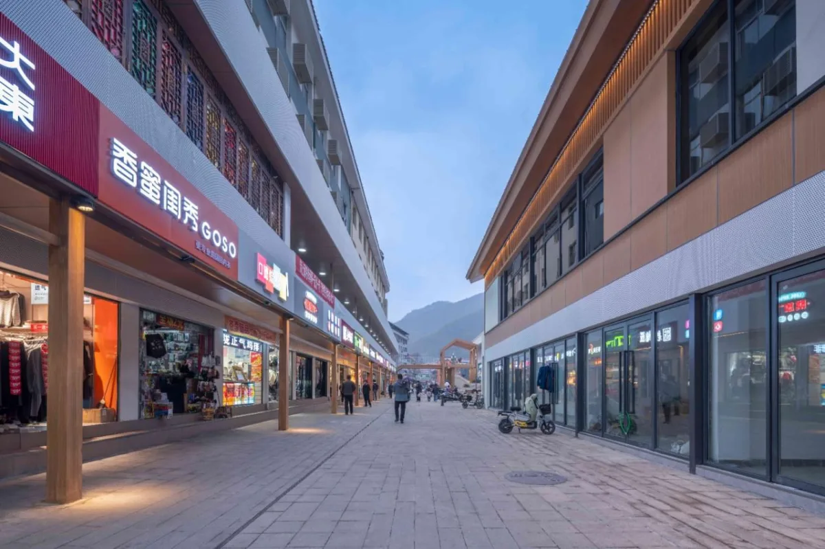 BIM建筑|康县新人字桥及周边商业街更新设计 / 三文建筑 何崴工作室