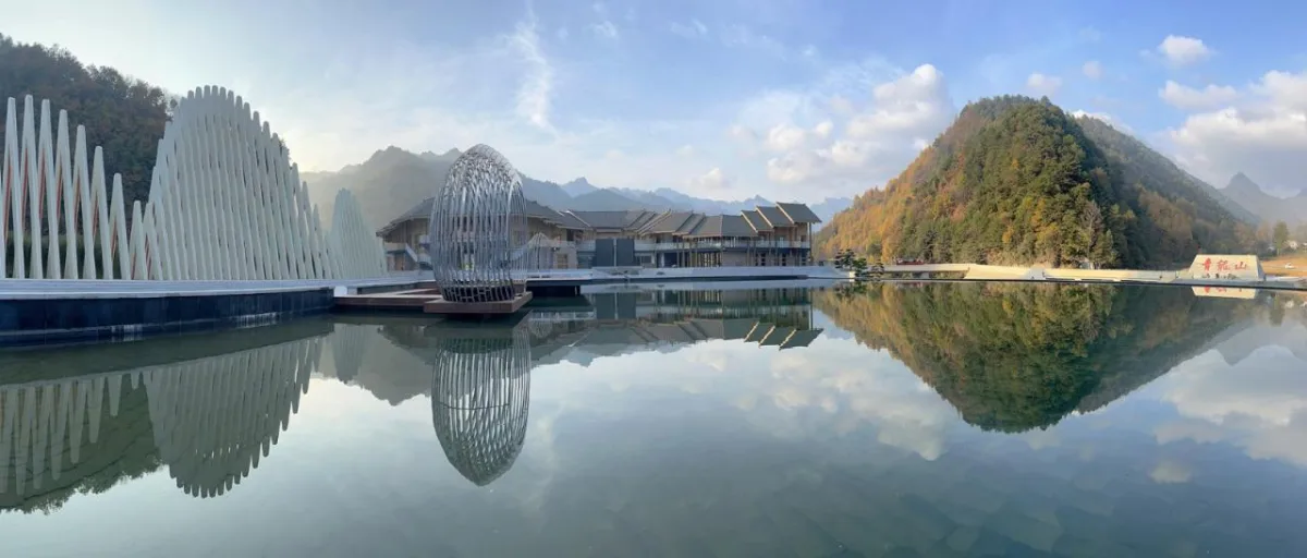 BIM建筑|龙形建筑：康县全域旅游游客集散中心 / 共生建筑Farmerson Architects