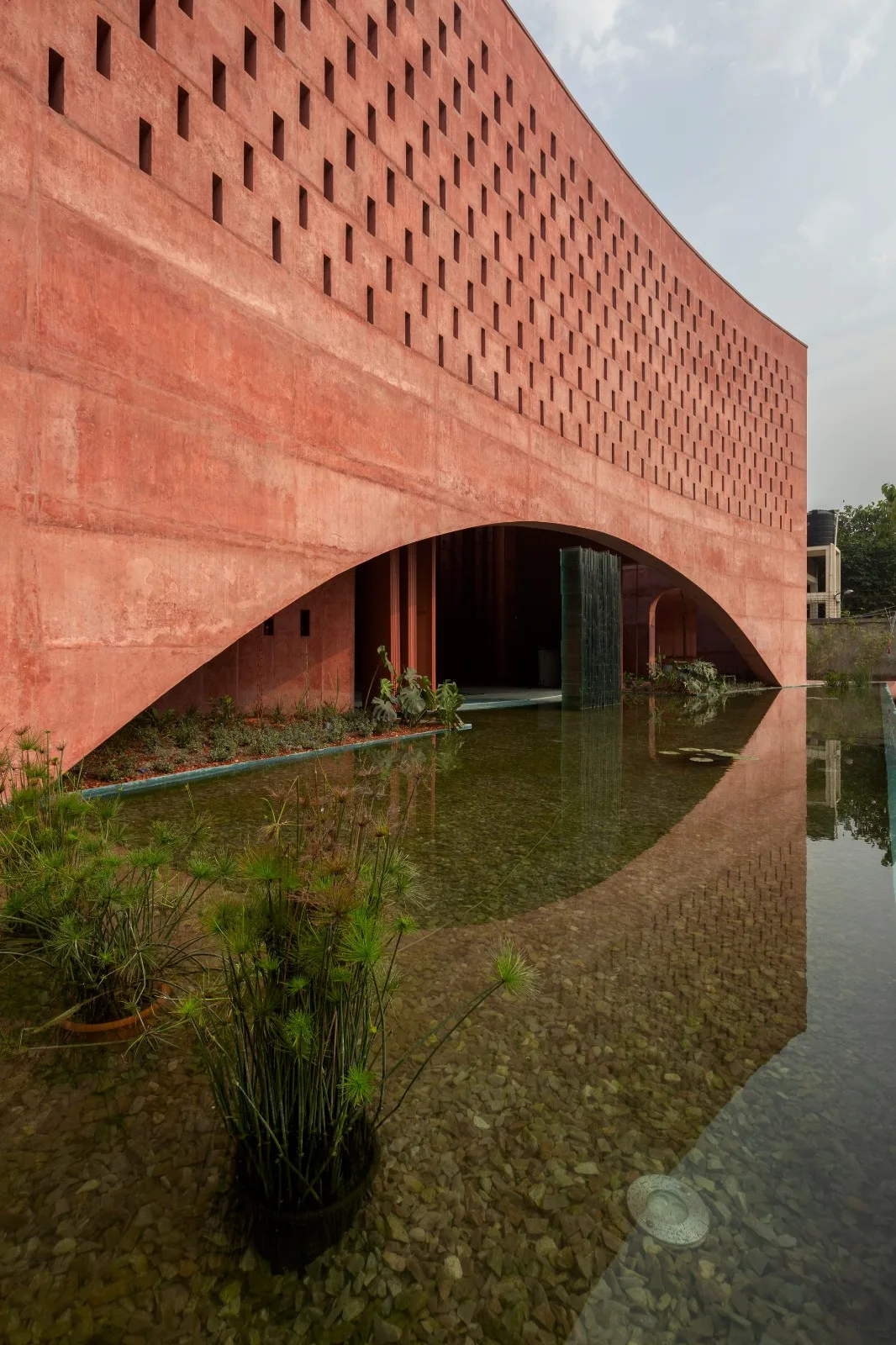 BIM建筑|泽本内萨清真寺 / Studio Morphogenesis