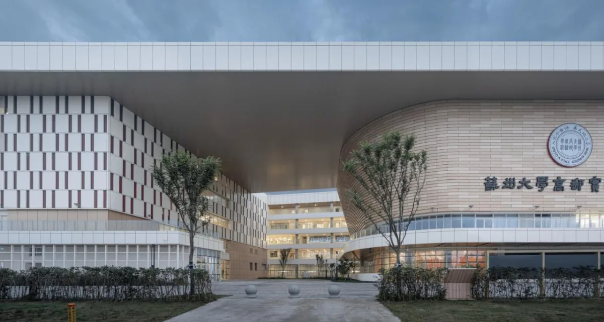 BIM建筑|苏州大学高邮实验学校 / 九城都市建筑