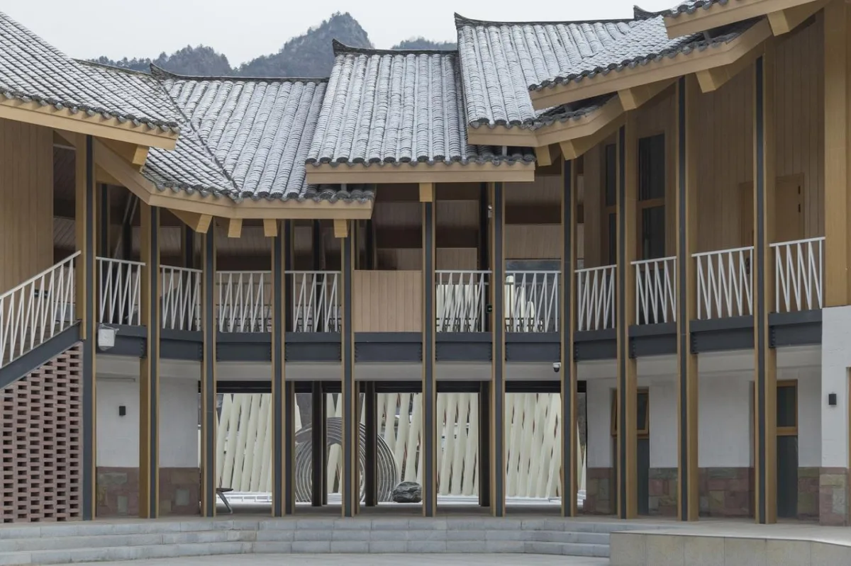 BIM建筑|龙形建筑：康县全域旅游游客集散中心 / 共生建筑Farmerson Architects