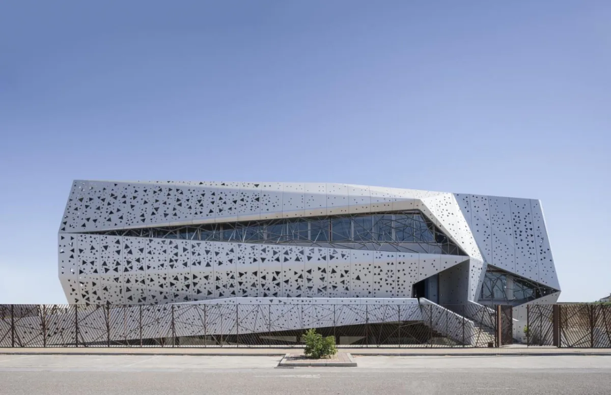 BIM建筑|微生物化学实验室 / PENELAS ARCHITECTS