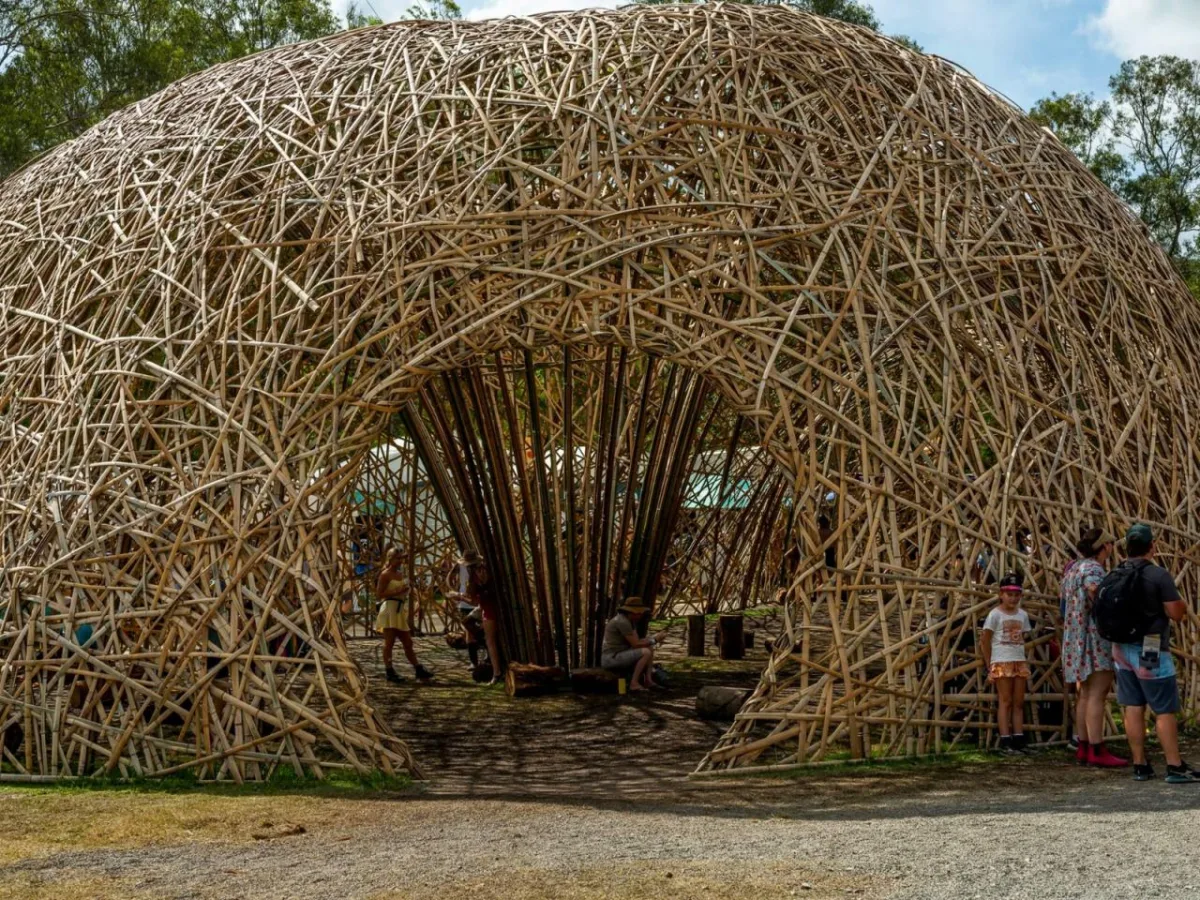 BIM建筑|‘蛹’入口展馆 / Cave Urban