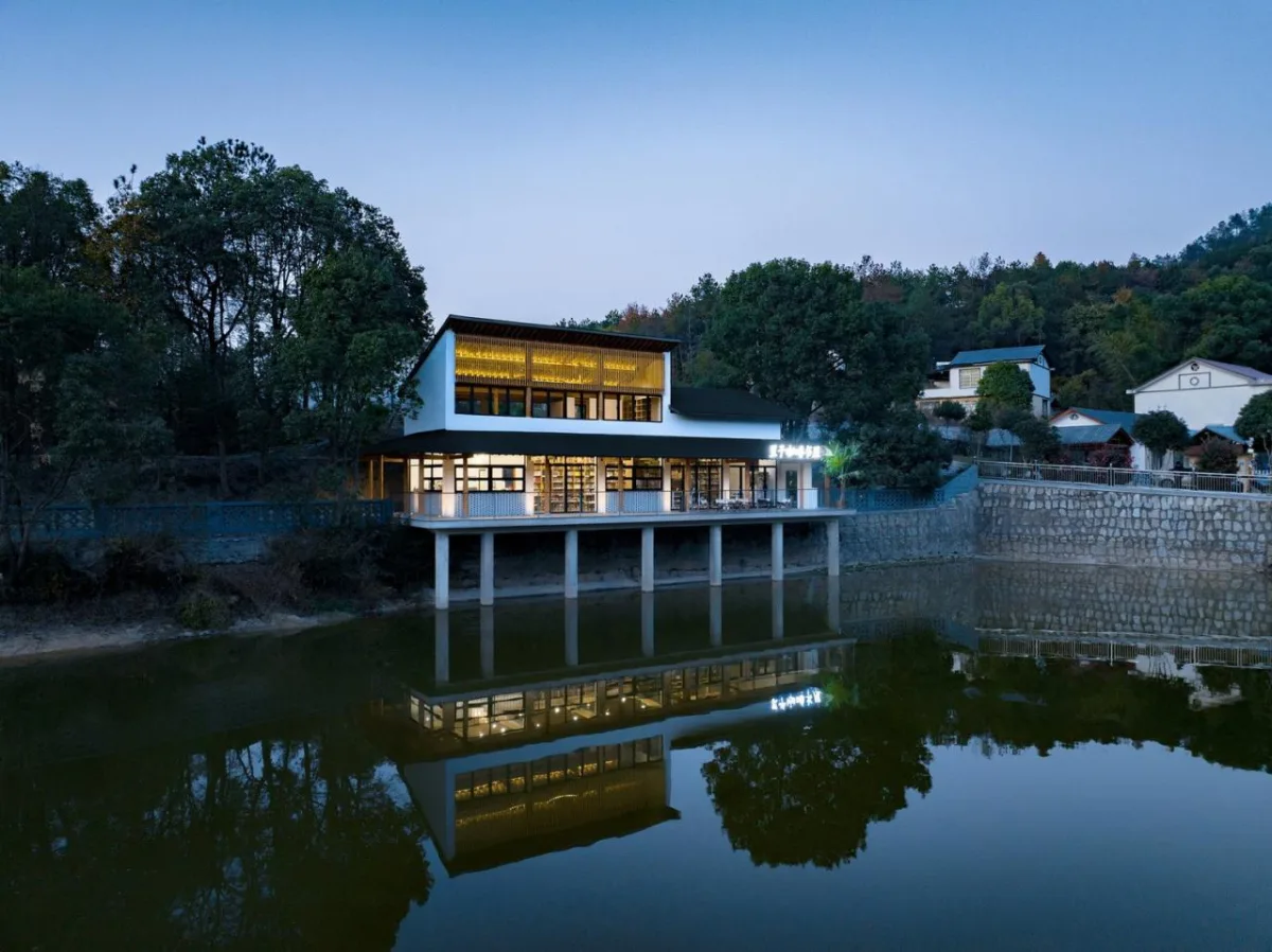 BIM建筑|大沙里乡村咖啡书屋 / 之行建筑