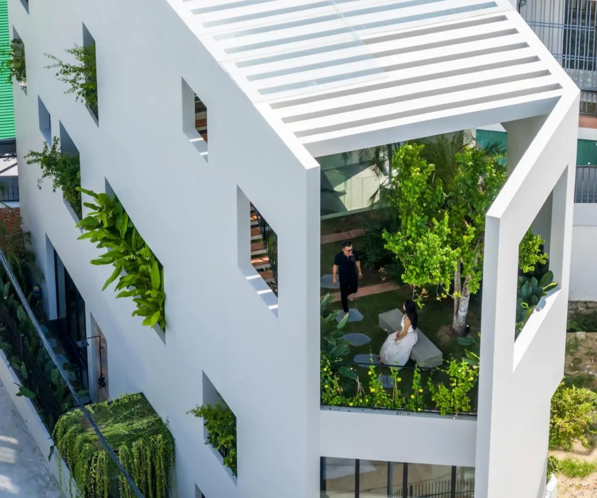BIM建筑|天空花园别墅 / Pham Huu Son Architects