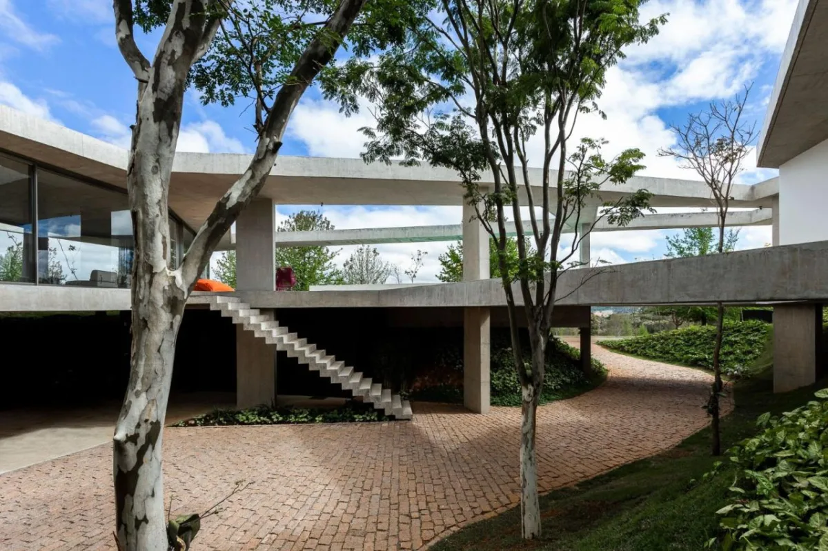 BIM建筑|减法屋 / FGMF