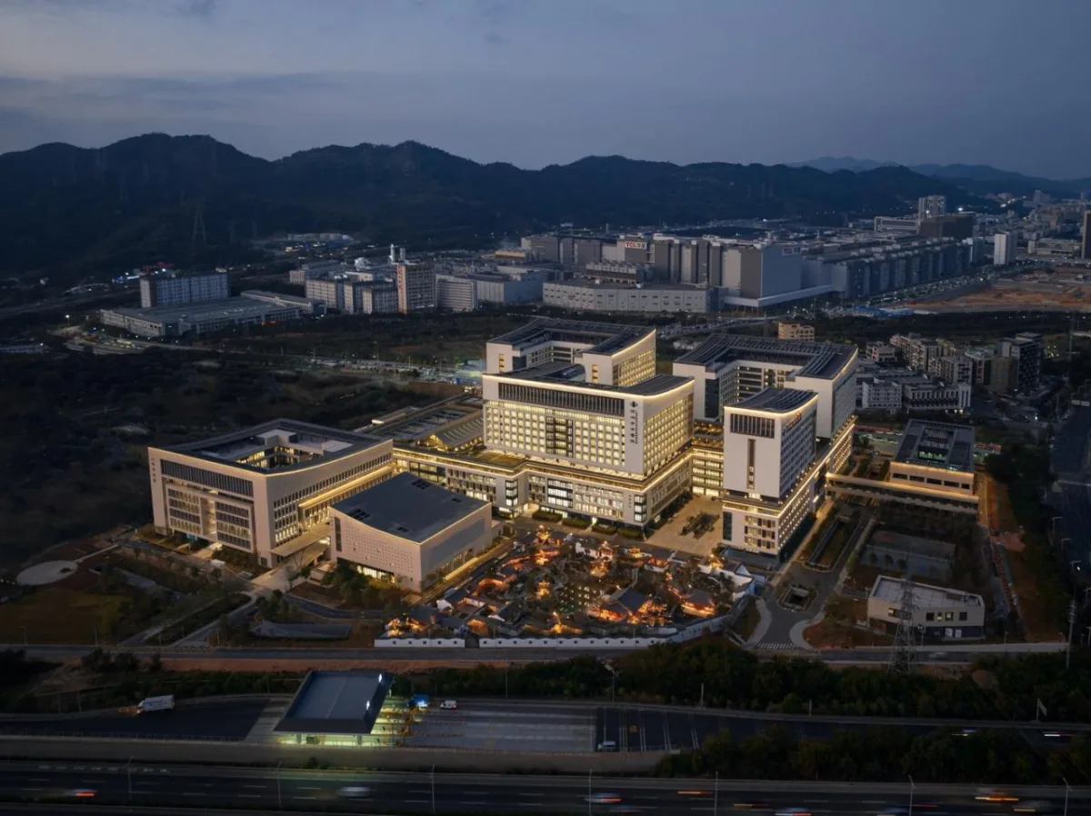 BIM建筑|深圳市中医院光明院区 / 孟建民团队