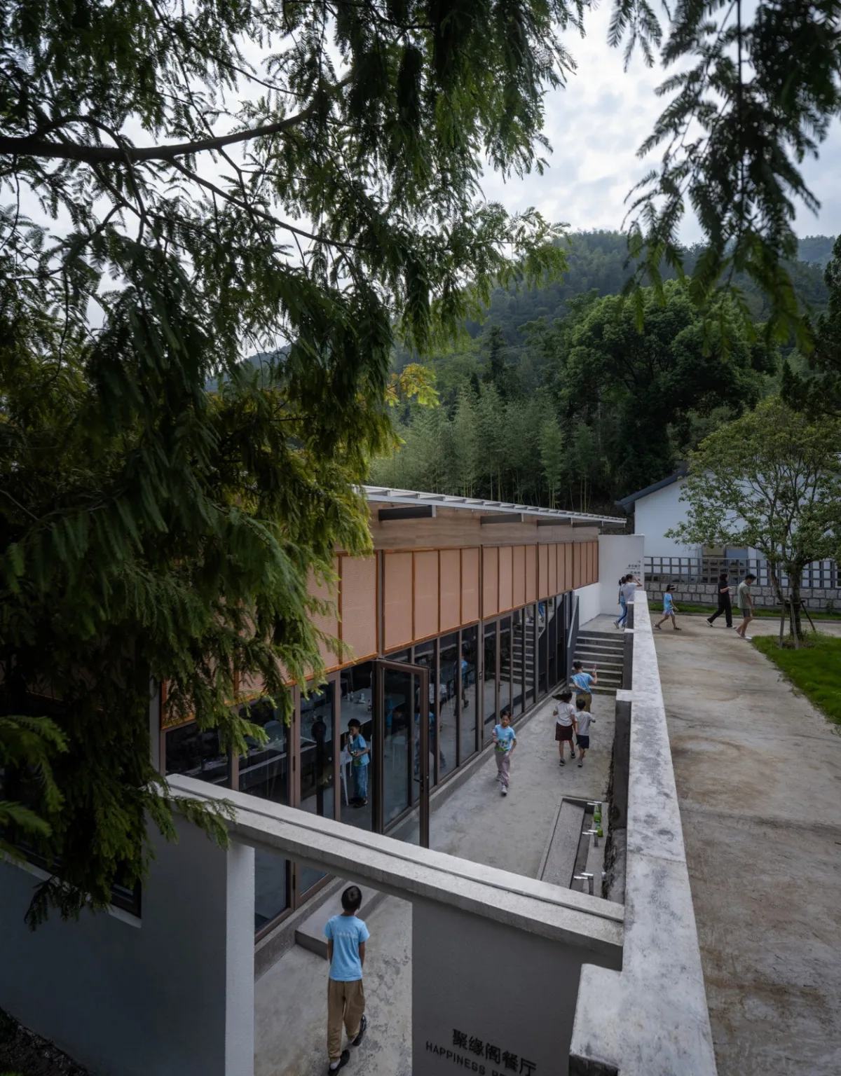 BIM建筑|绍兴孙岙小学改造 / 造作建筑