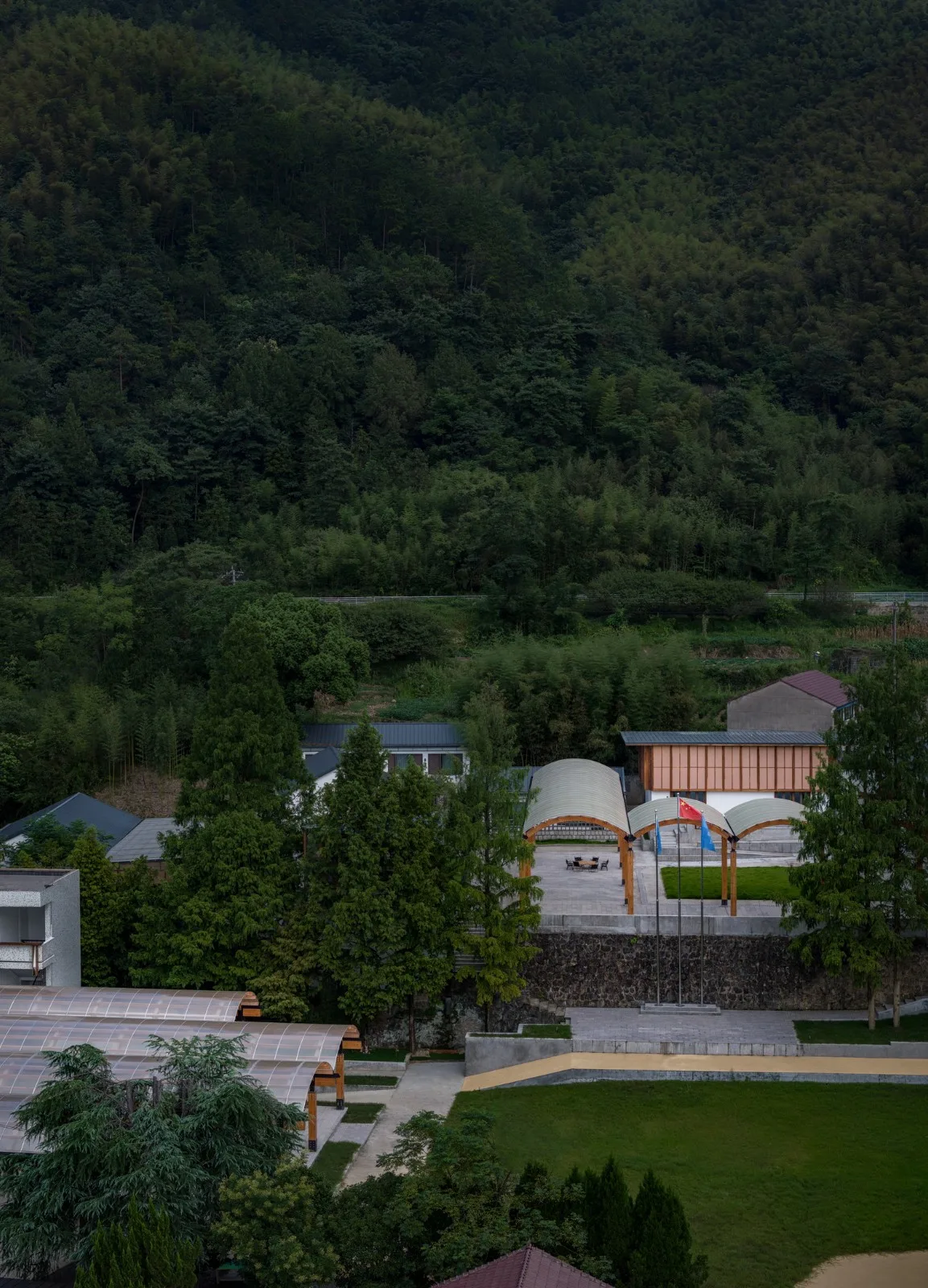 BIM建筑|绍兴孙岙小学改造 / 造作建筑