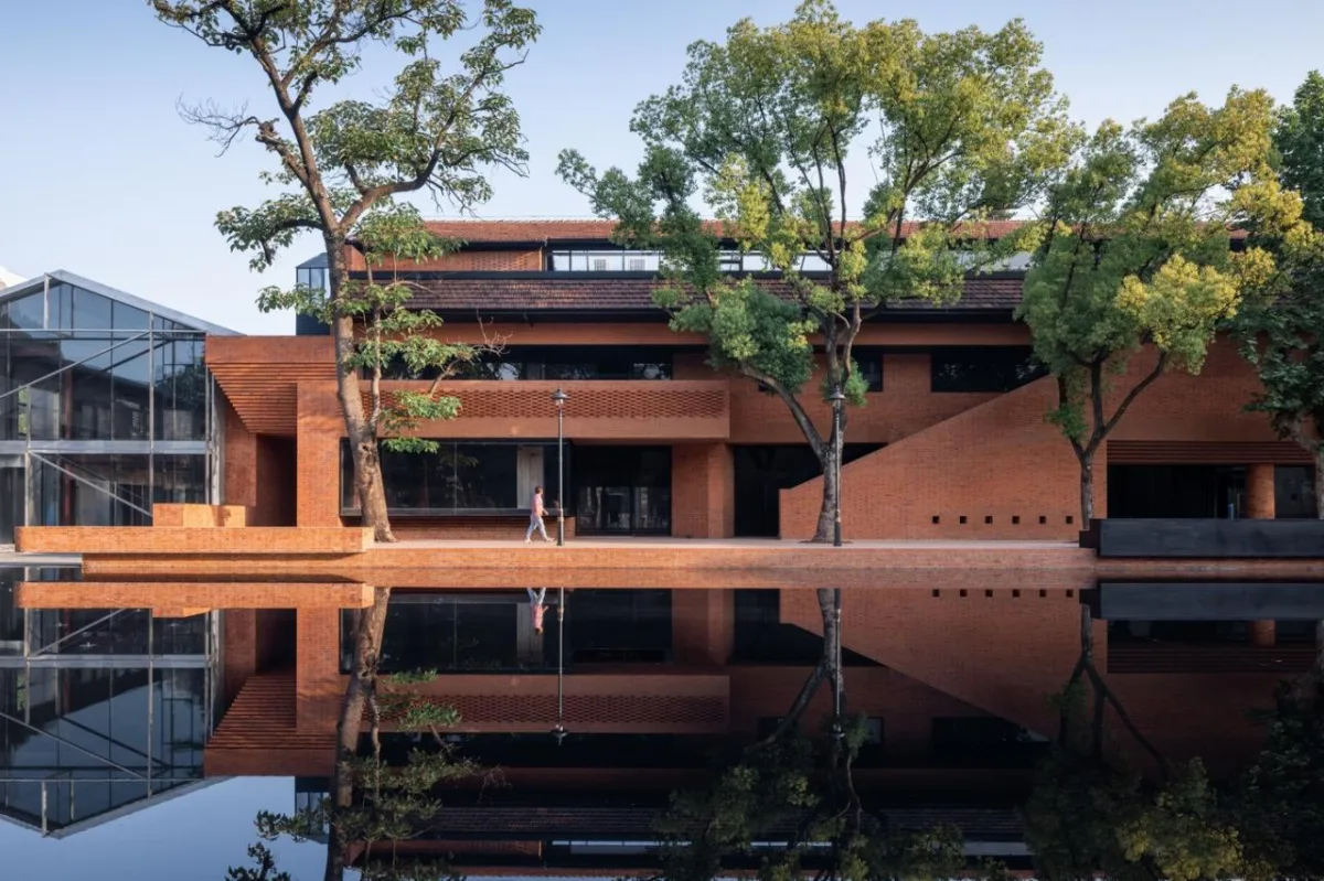 BIM建筑|动力车间 / 本哲建筑