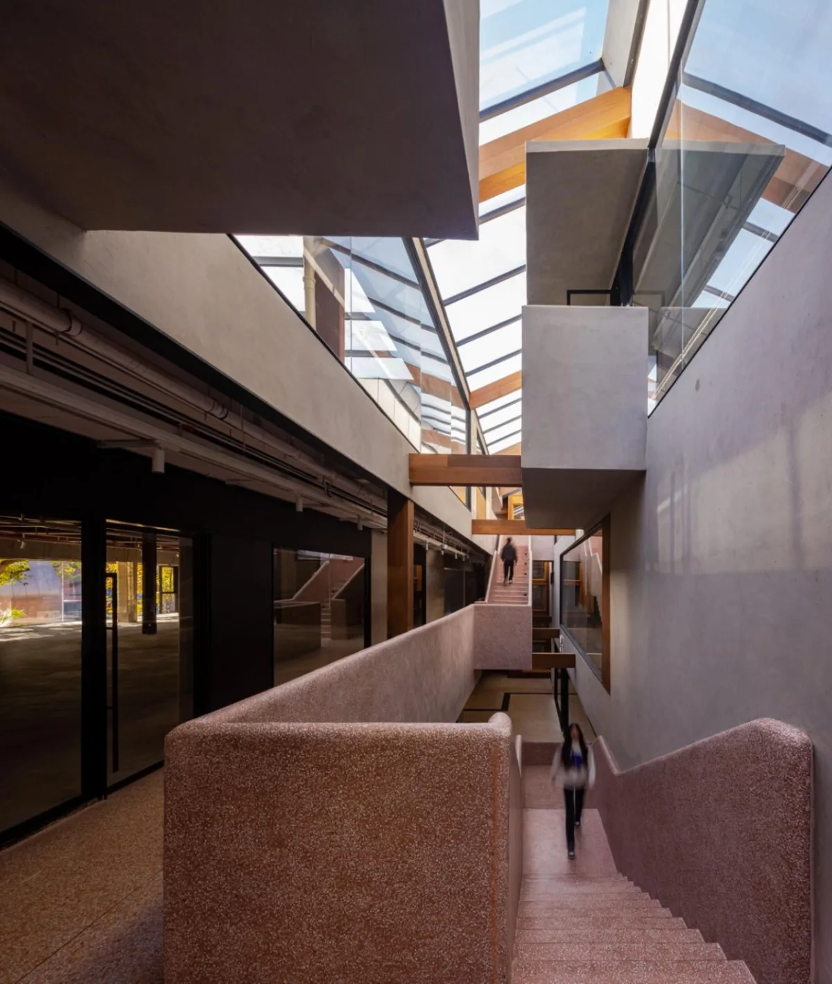BIM建筑|动力车间 / 本哲建筑