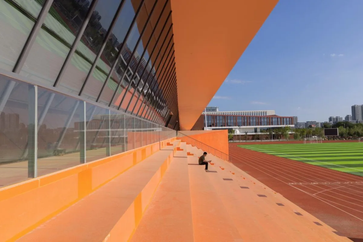 BIM建筑|白鹭齐飞 湿地展翼：渤海科技大学体育馆 /中科院建筑设计研究院有限公司
