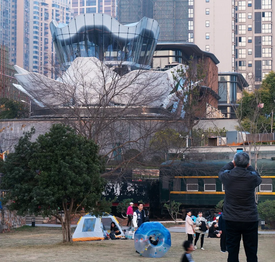 BIM建筑|整体可动的动态建筑：长沙“湘江之眼” / 朱培栋-line+建筑事务所
