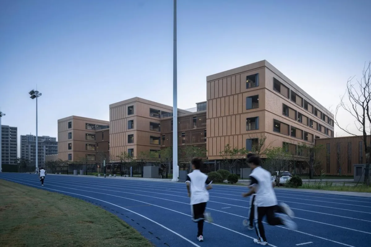 BIM建筑|江苏省梅村高级中学空港分校 / 华南理工大学建筑设计研究院