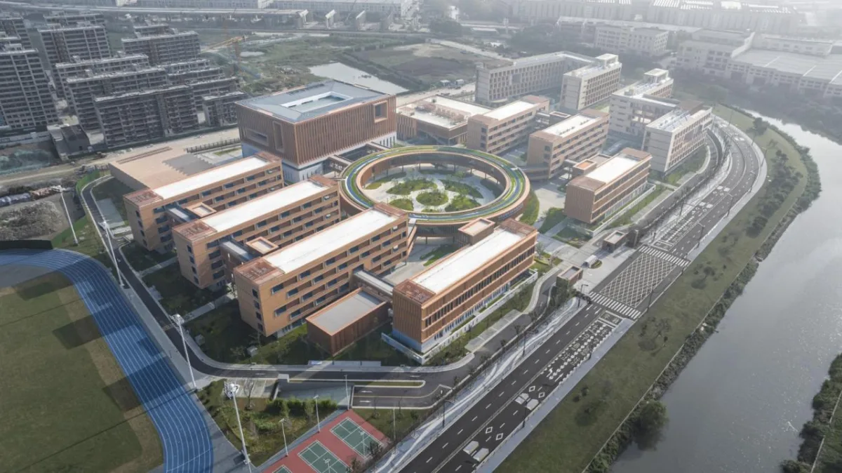 BIM建筑|江苏省梅村高级中学空港分校 / 华南理工大学建筑设计研究院