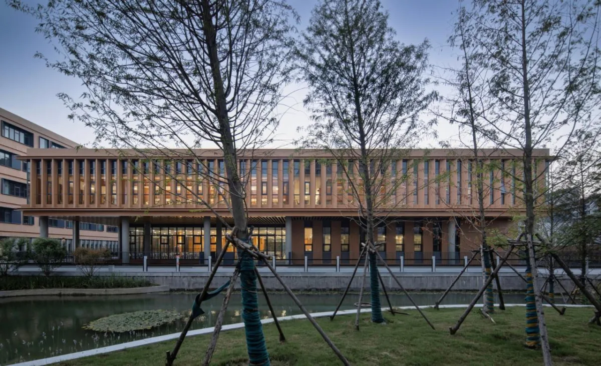 BIM建筑|江苏省梅村高级中学空港分校 / 华南理工大学建筑设计研究院
