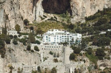 BIM建筑|意大利翻修阿马尔菲海岸的悬崖边酒店-BIM建筑网