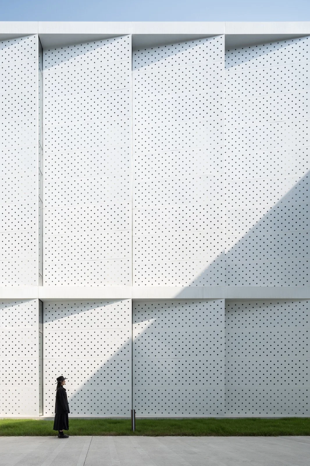 BIM建筑|充分考虑在地化和适应性，打造BMW宝马“绿星灯塔” / ARCHIHOPE
