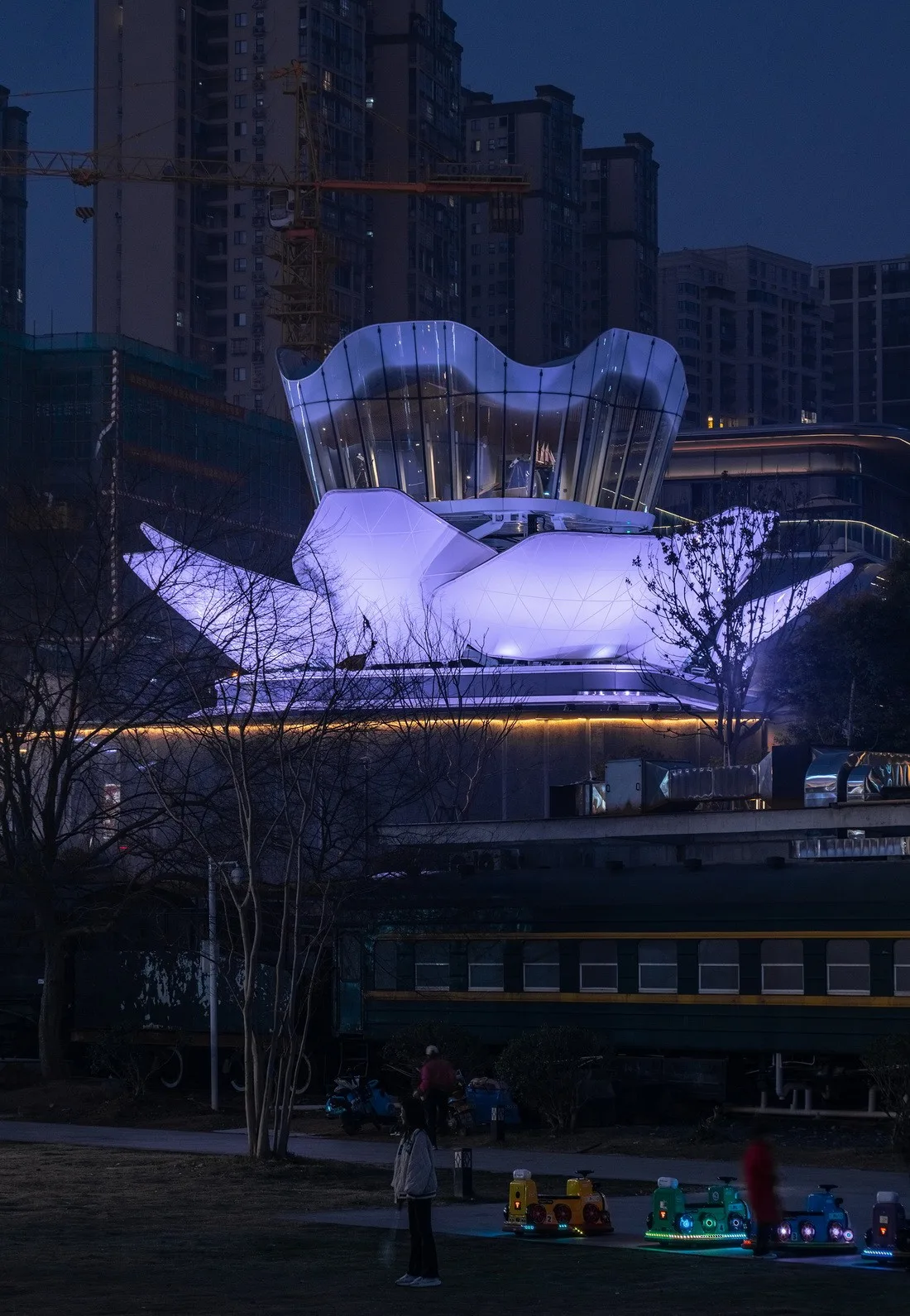 BIM建筑|整体可动的动态建筑：长沙“湘江之眼” / 朱培栋-line+建筑事务所