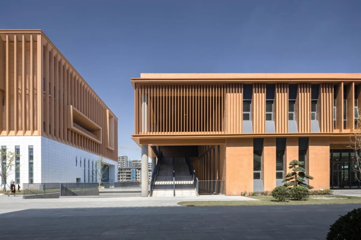 BIM建筑|江苏省梅村高级中学空港分校 / 华南理工大学建筑设计研究院