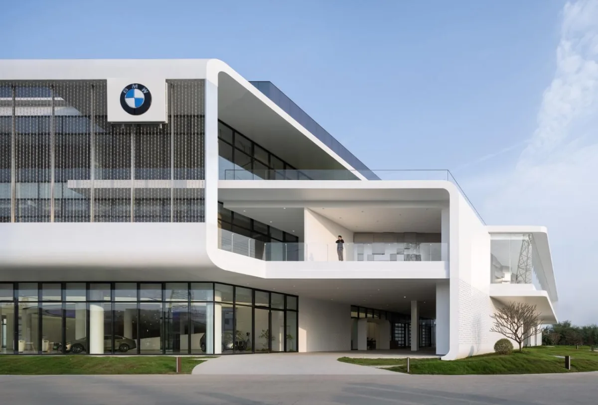 BIM建筑|充分考虑在地化和适应性，打造BMW宝马“绿星灯塔” / ARCHIHOPE