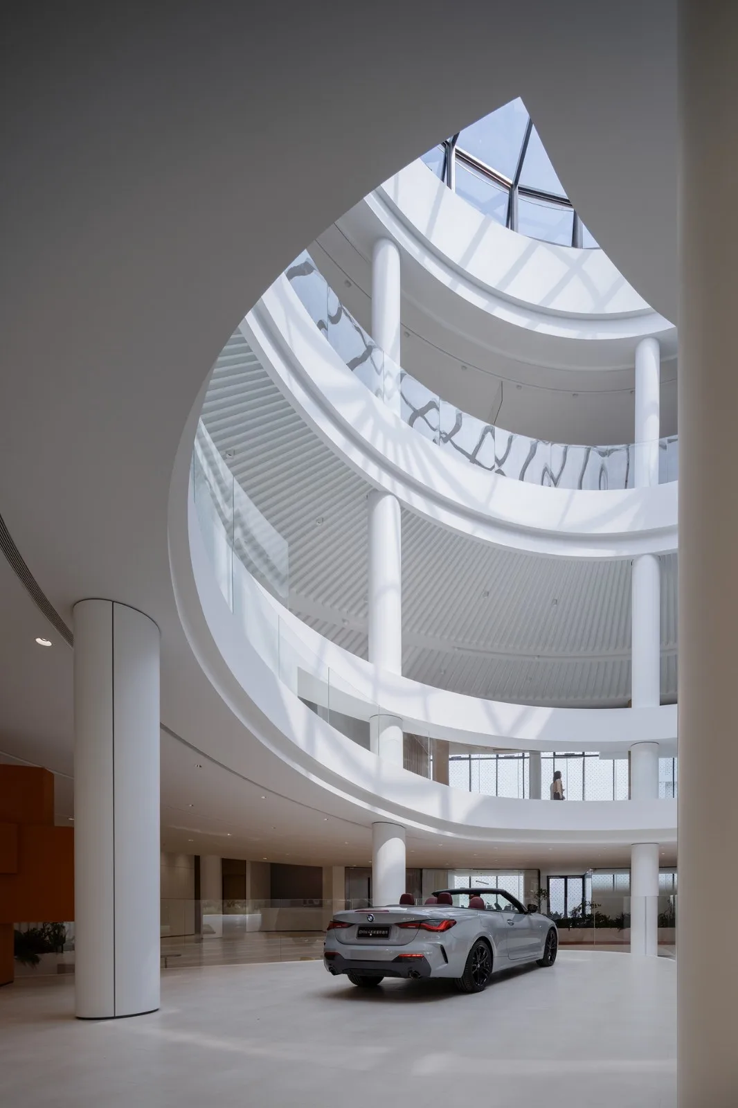 BIM建筑|充分考虑在地化和适应性，打造BMW宝马“绿星灯塔” / ARCHIHOPE