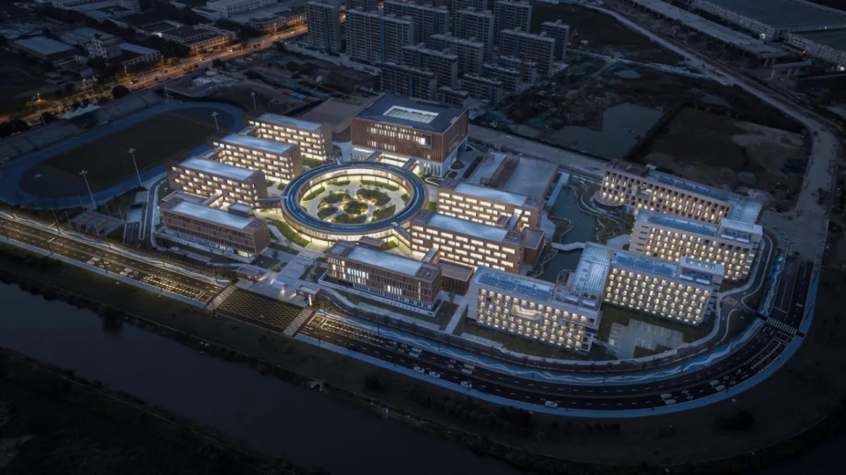 BIM建筑|江苏省梅村高级中学空港分校 / 华南理工大学建筑设计研究院