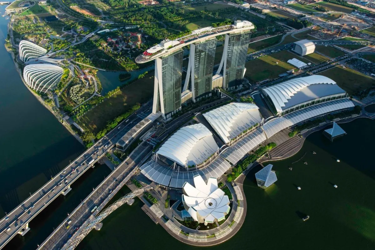 BIM建筑|铂瑞雅居与新加坡艾迪逊酒店 / 萨夫迪建筑事务所