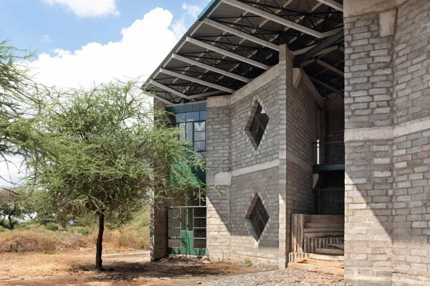 BIM建筑|建筑先锋顾问公司在坦桑尼亚学校使用当地材料