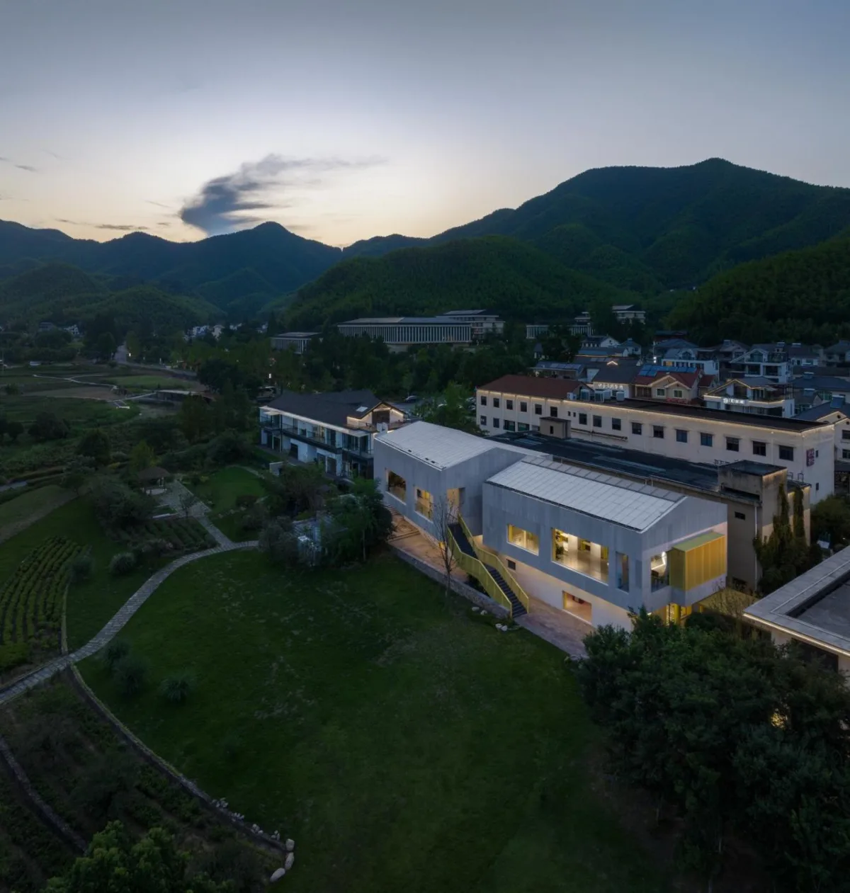 BIM建筑|基于空间叙事的乡村建筑改造实践探索 / 上海交通大学设计学院杜春宇团队